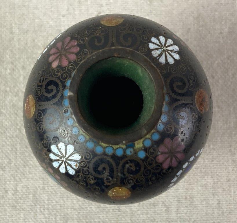 Small Japanese Cloisonne Vase - 2