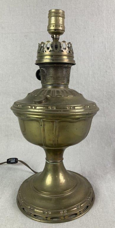 Aladdin Kerosene Table Lamp (1 of 6)