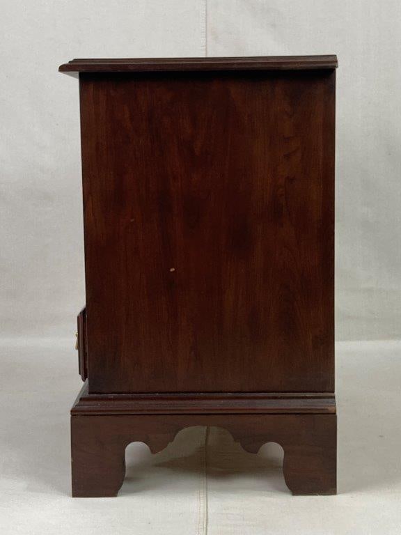 Harden One-Drawer Cherry Georgian Style Nightstand - 8