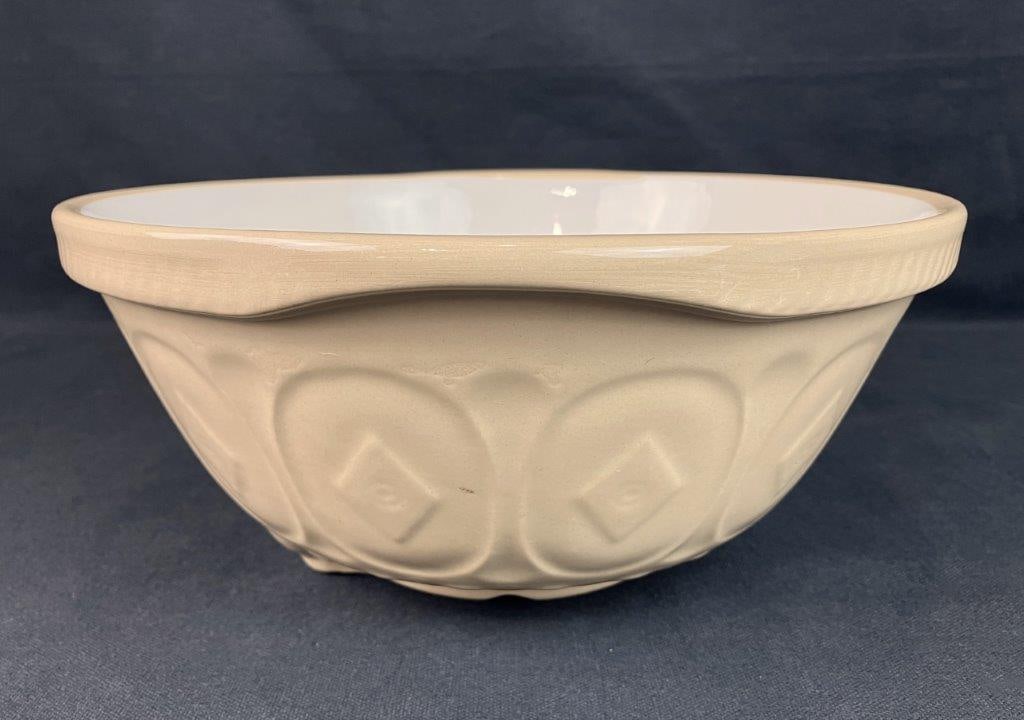 Yellow Ware Mixing Bowl: English yellowware Gripstand mixing bowl manufactured by T. G. Green Ltd., Church Gresley, featuring an embossed form in soft yellow tones. The classic design reflects traditional English kitchenware