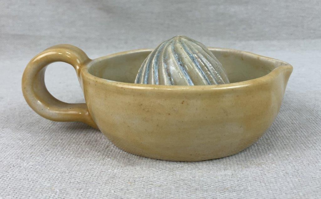Studio Pottery Lemon Juicer - 4