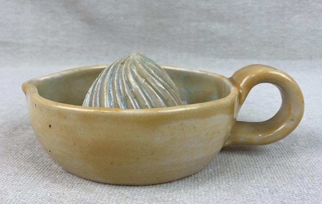 Studio Pottery Lemon Juicer - 6