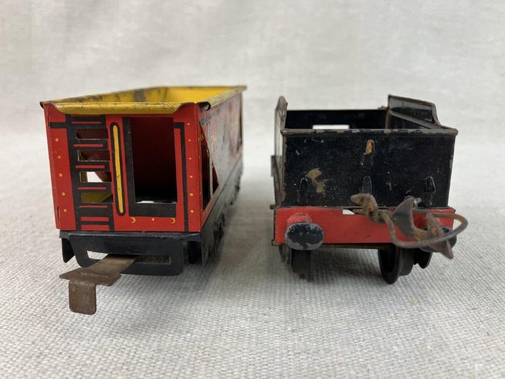 Four O Gauge Including Marx, Lionel, and Hornby - 5