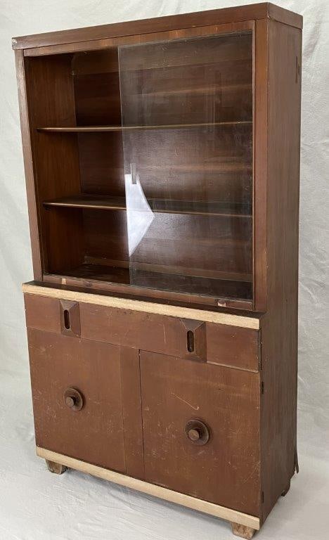 Mid Century Modern American China Cabinet - 6