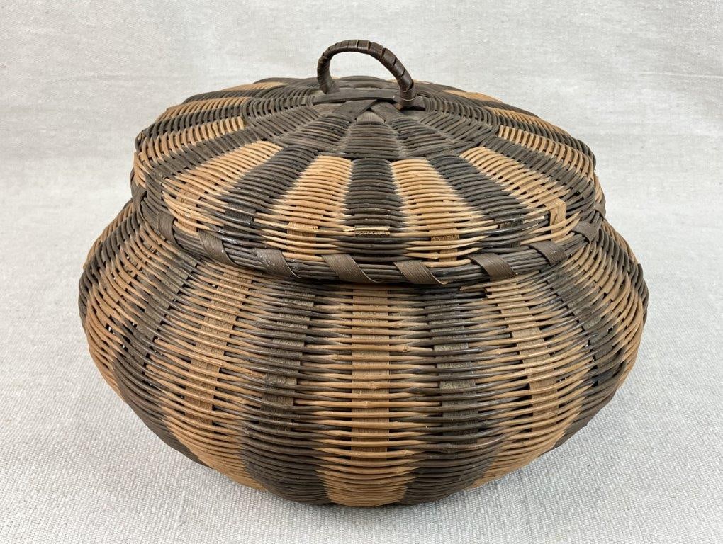 Cherokee Lidded Basket (1 of 6)