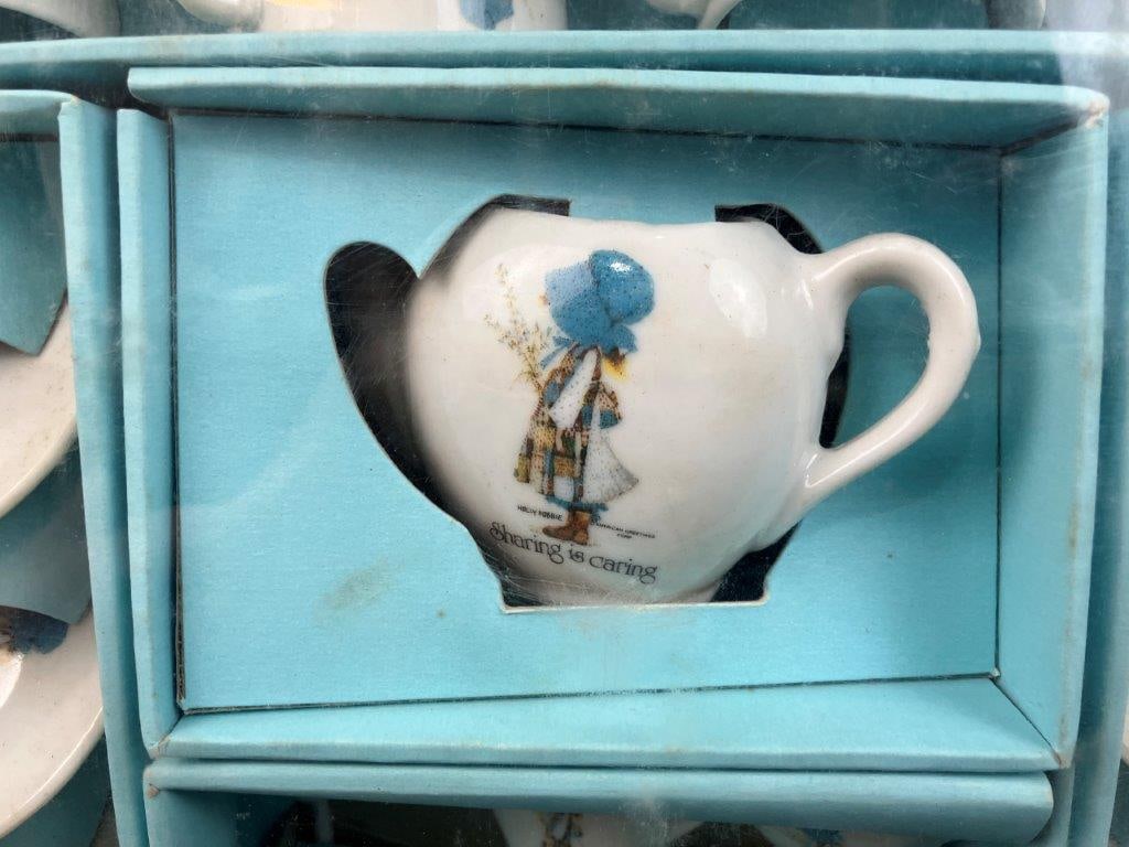Childrenâ€™s Holly Hobbie China Tea Set - 3