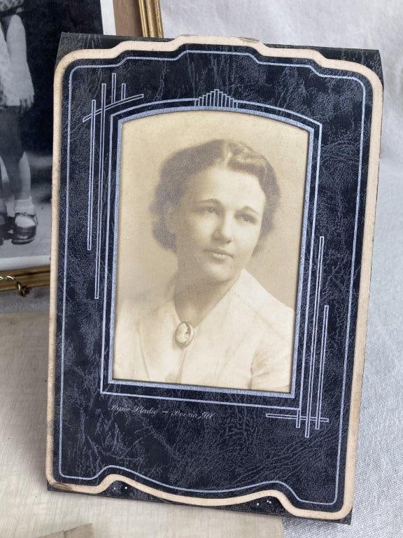 Collection of 19th and 20th Century Portraits - 4
