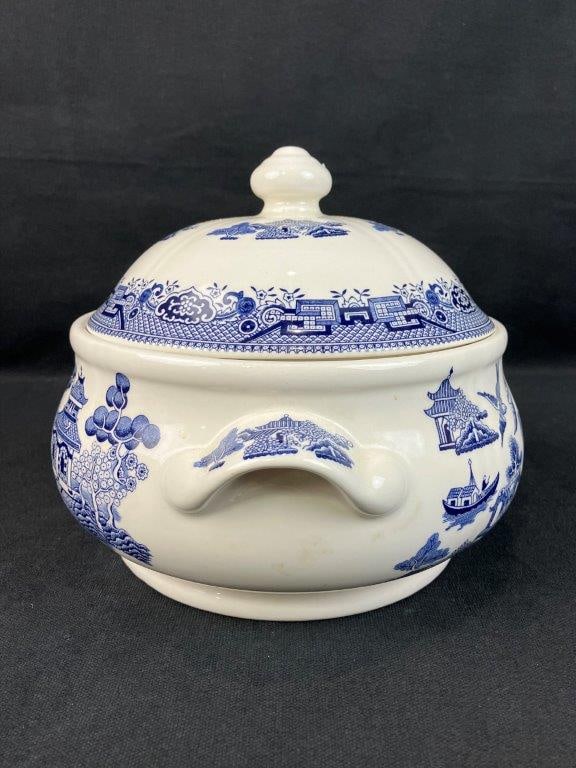 Blue Willow Blue and White Covered Dish - 4