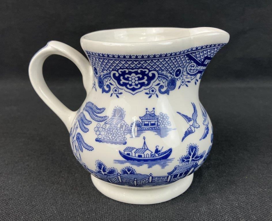Four Blue Willow Blue and White China Pieces - 3