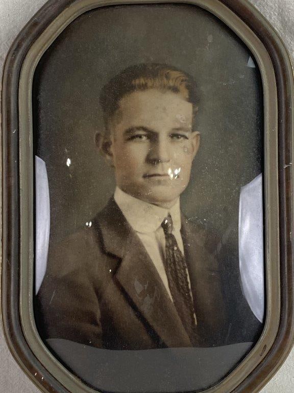 Early 20th Century Portrait of Man with Flower Display - 3