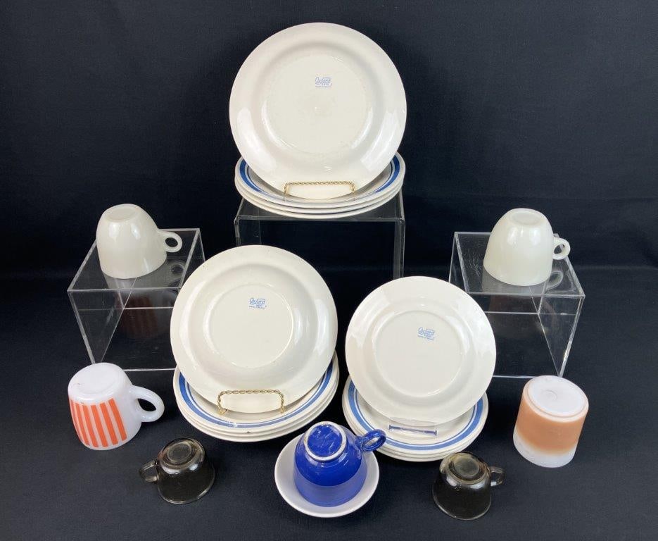 Twenty Piece Dinnerware Lot - 4