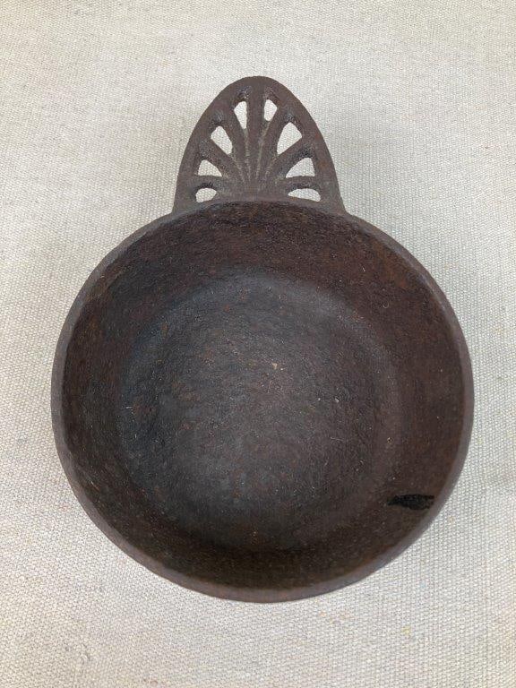 Kenrick Cast Iron Porringer, Circa 1825: Cast iron porringer in a classic form, attributed to Kenrick & Sons, an early innovator in domestic ironware production, including later porcelain-glazed iron vessels in the 19th century. Measures