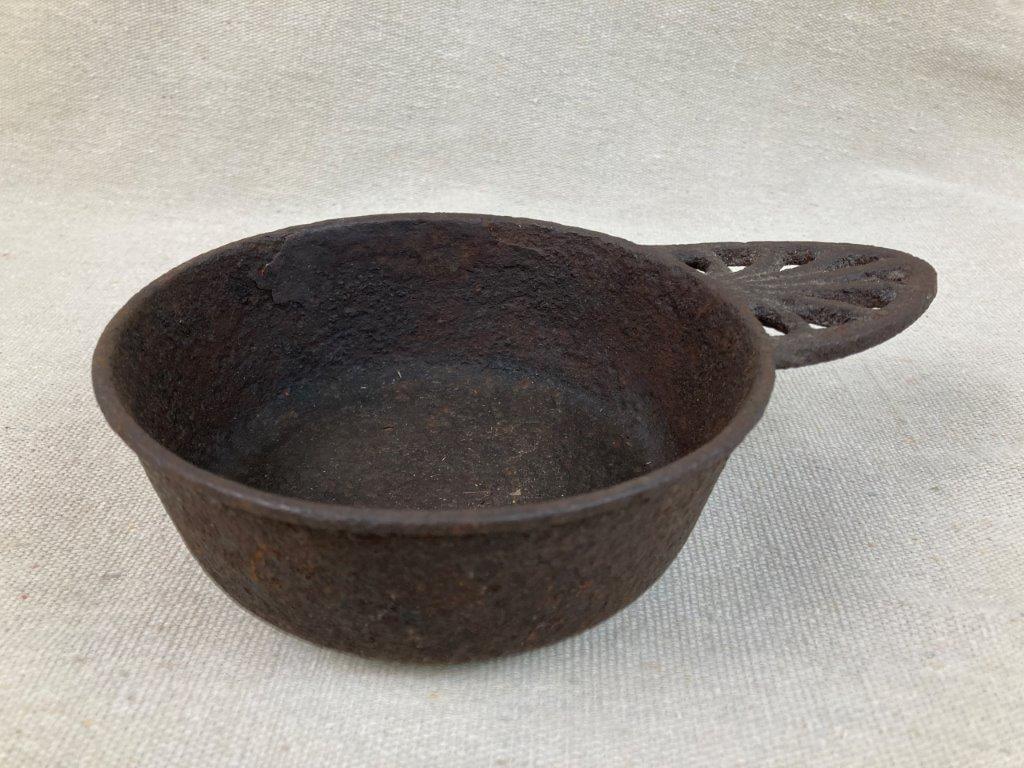 Kenrick Cast Iron Porringer, Circa 1825 - 3