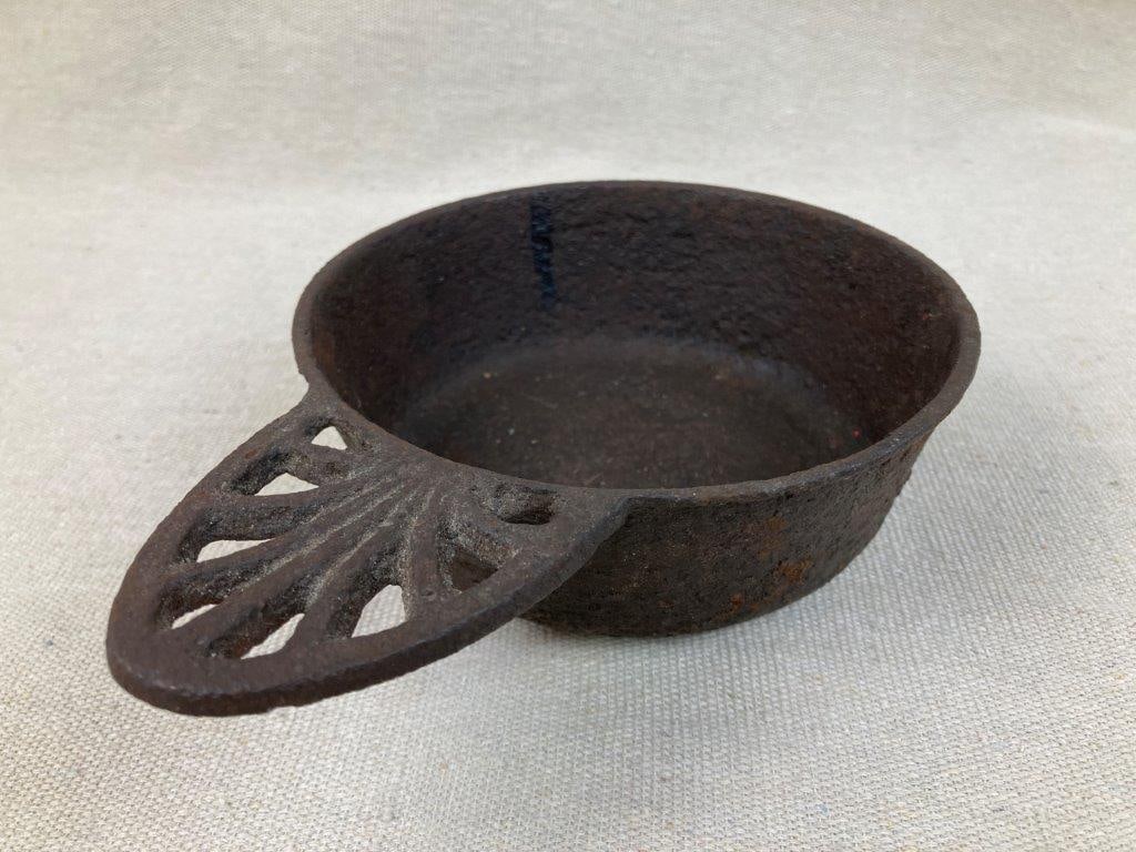 Kenrick Cast Iron Porringer, Circa 1825 - 4