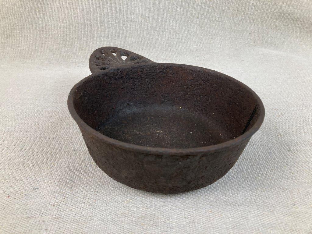 Kenrick Cast Iron Porringer, Circa 1825 - 5