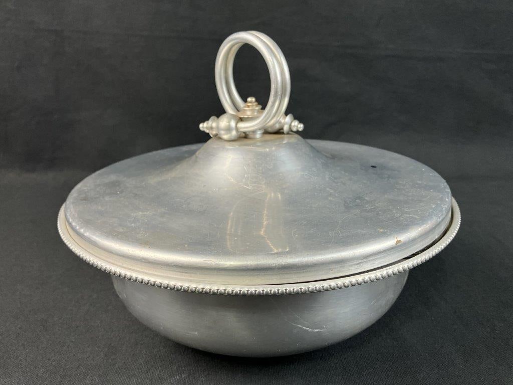 Buenilum Pewter Covered Server: Covered server by Buehner-Wanner Company under the Buenilum line, a distinctive range of hand-wrought metalware produced between the 1930s and 1960. Measures approximately 8â€³ H x