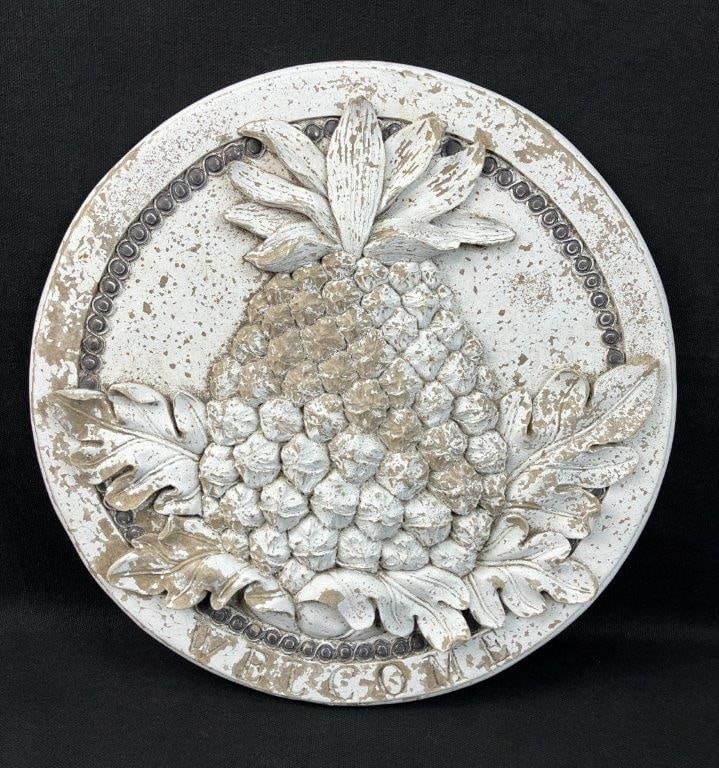 White Painted Pineapple Wall Plaque: Decorative wall plaque with white crackled paint finish, featuring a pineapple motif with â€œWelcomeâ€ lettering in relief. Measures approximately