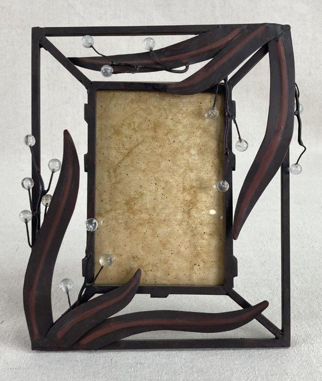 Metal Leaf Frame - 2