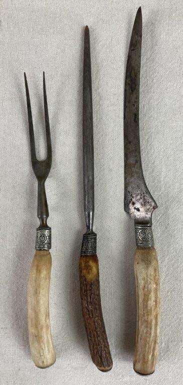 Deer Antler Carving Set: This three-piece carving set captures a rugged, lodge-inspired elegance with its genuine deer horn antler handles. The collection includes a carving fork, a sharpening steel, and a carving knife,