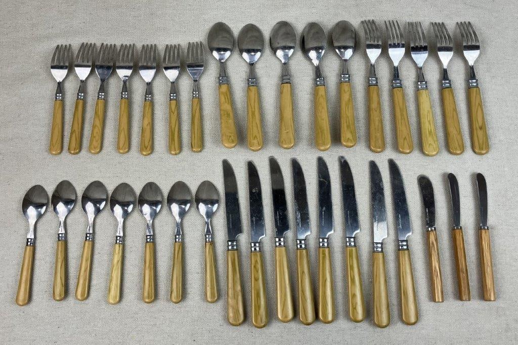 Thirty-Five Piece Cooks Club Flatware Collection - 2