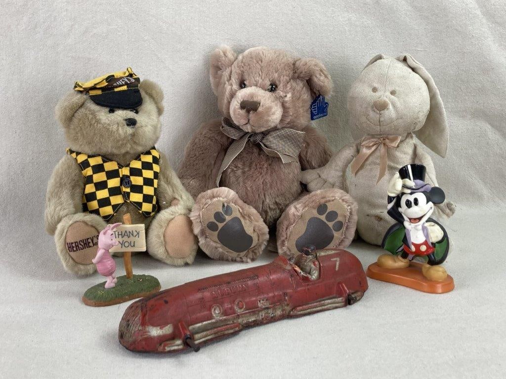 Toy Lot with Porcelain Figures (1 of 6)