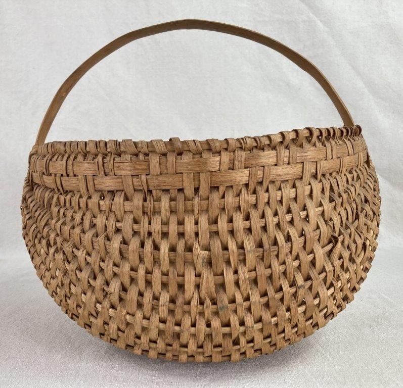 Buttocks Gathering Basket with Bocce Balls - 4
