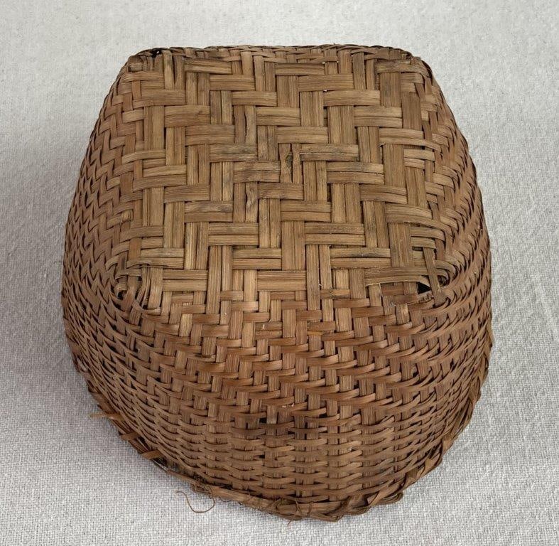Small Native American Basket - 5