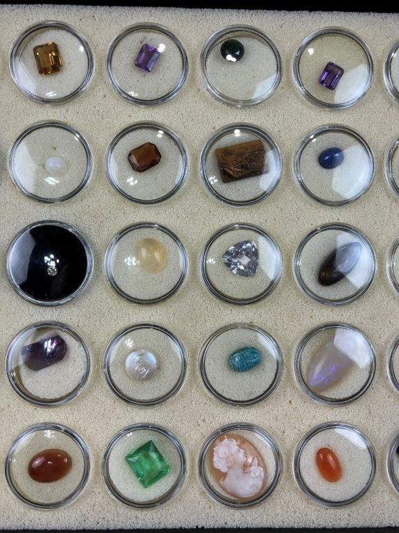 Lot of 50 Gemstones Including Precious Stones - 3
