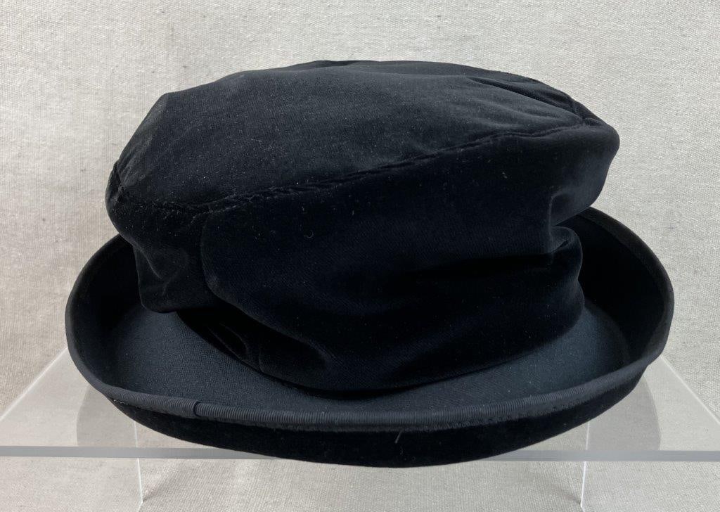 Vintage Ruth Kropveld Chapeau Creations Black Velvet Hat - 4