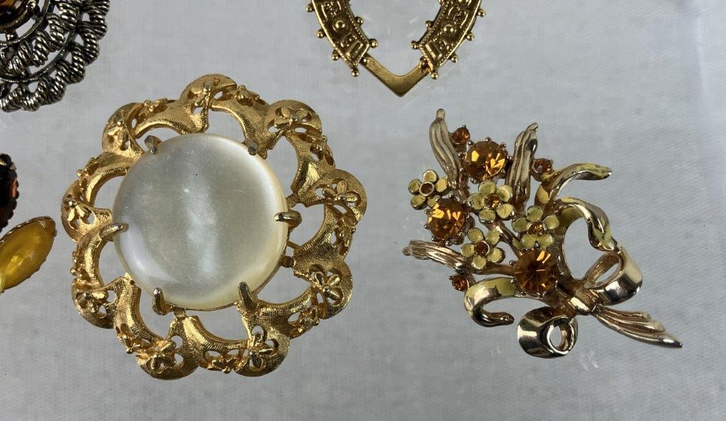 Assortment of Vintage Clip-On Earrings and Brooches - 14