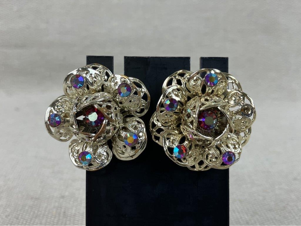 Sarah Coventry Floral Brooches and Earrings - 2