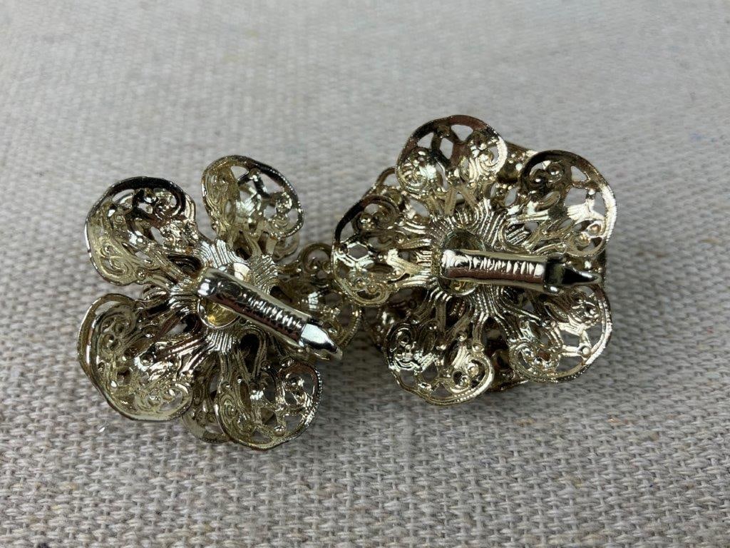 Sarah Coventry Floral Brooches and Earrings - 3
