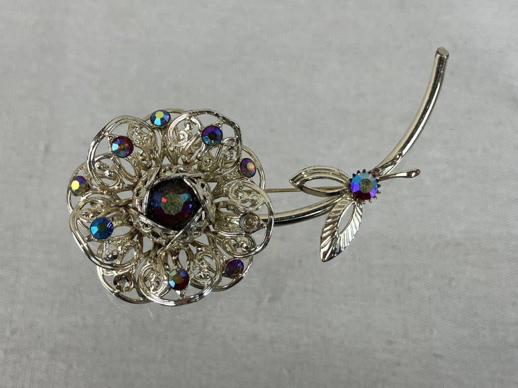 Sarah Coventry Floral Brooches and Earrings - 6