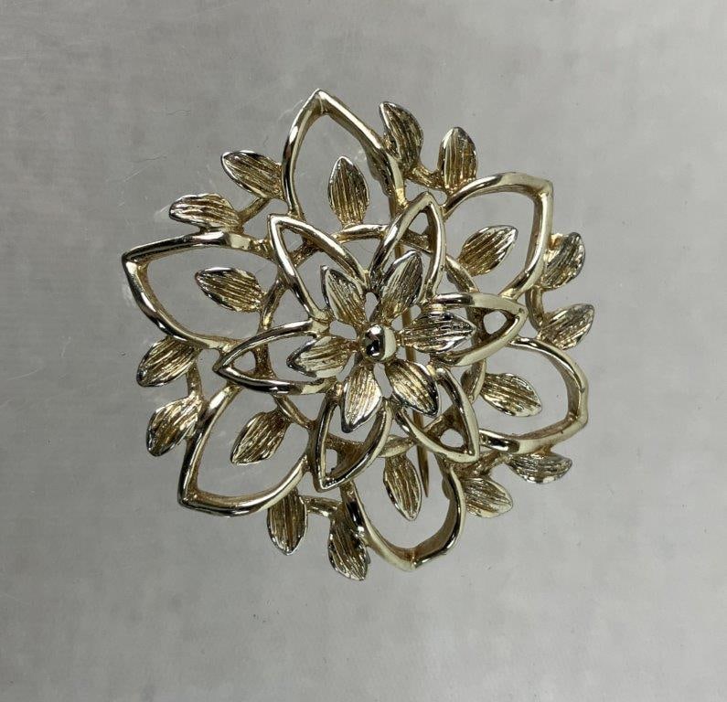 Sarah Coventry Floral Brooches and Earrings - 8