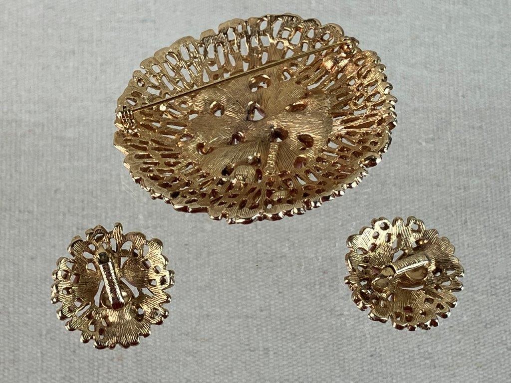 Sarah Coventry Gold Tone Filigree Brooch and Clip-On Earrings, 1970 - 3