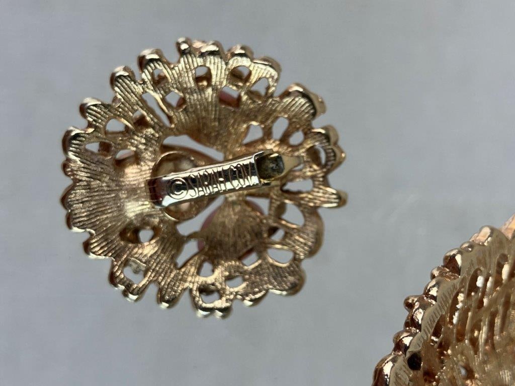 Sarah Coventry Gold Tone Filigree Brooch and Clip-On Earrings, 1970 - 5