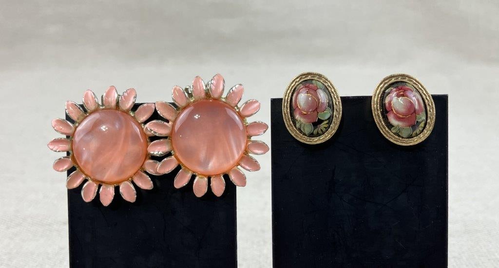 Assortment of Floral Themed Jewelry - 5