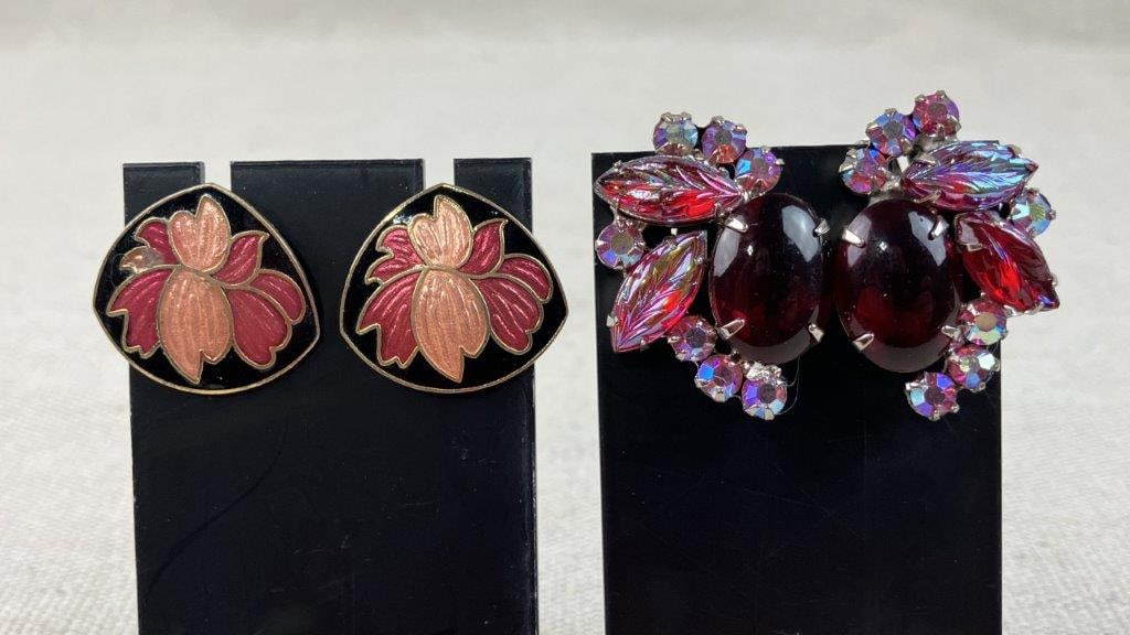 Assortment of Floral Themed Jewelry - 6