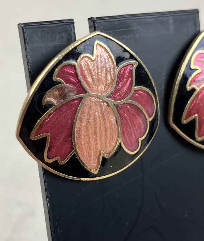 Assortment of Floral Themed Jewelry - 7