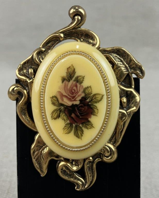 Vintage Cameo Rose Brooch and Earrings - 2