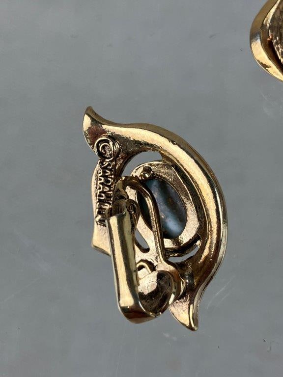 Sarah Coventry Pin and Clip-On Earrings, 1960s - 4