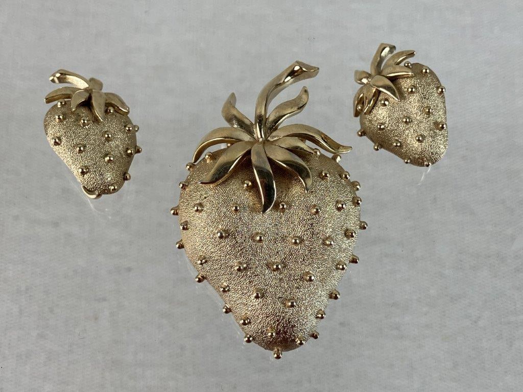 Trifari Gold Tone Strawberry Brooch and Clip-On Earrings (1 of 5)