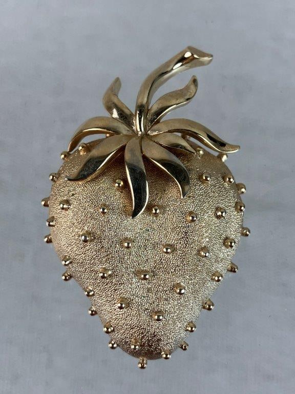 Trifari Gold Tone Strawberry Brooch and Clip-On Earrings - 2