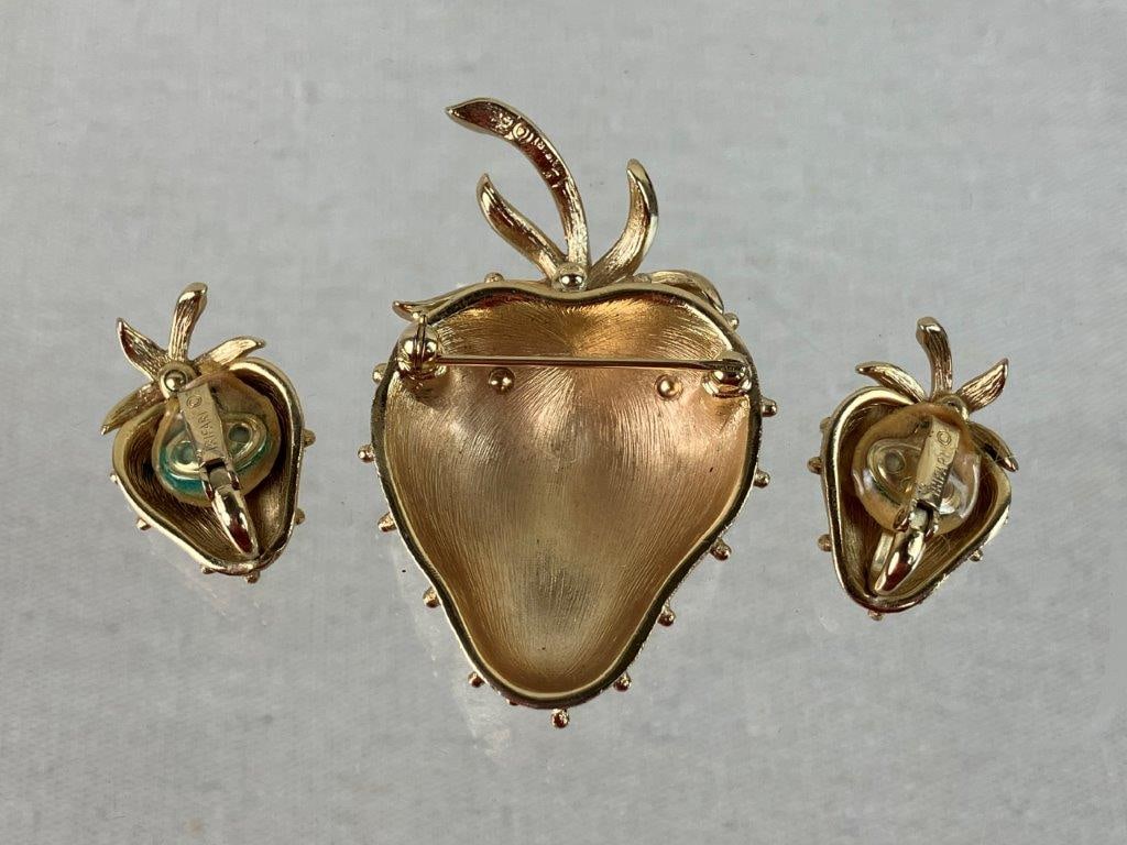 Trifari Gold Tone Strawberry Brooch and Clip-On Earrings - 3