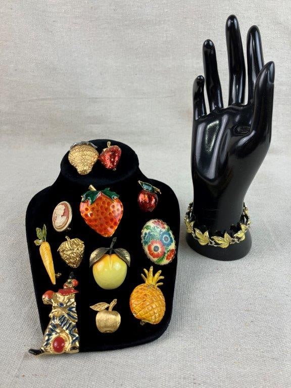 Assortment of Gold-Tone Brooches with Bracelet (1 of 16)