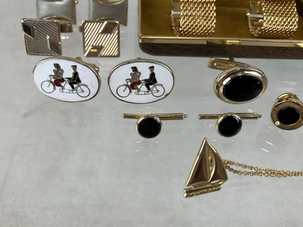 Vintage Men's Gold-Tone Cufflink Collection - 5