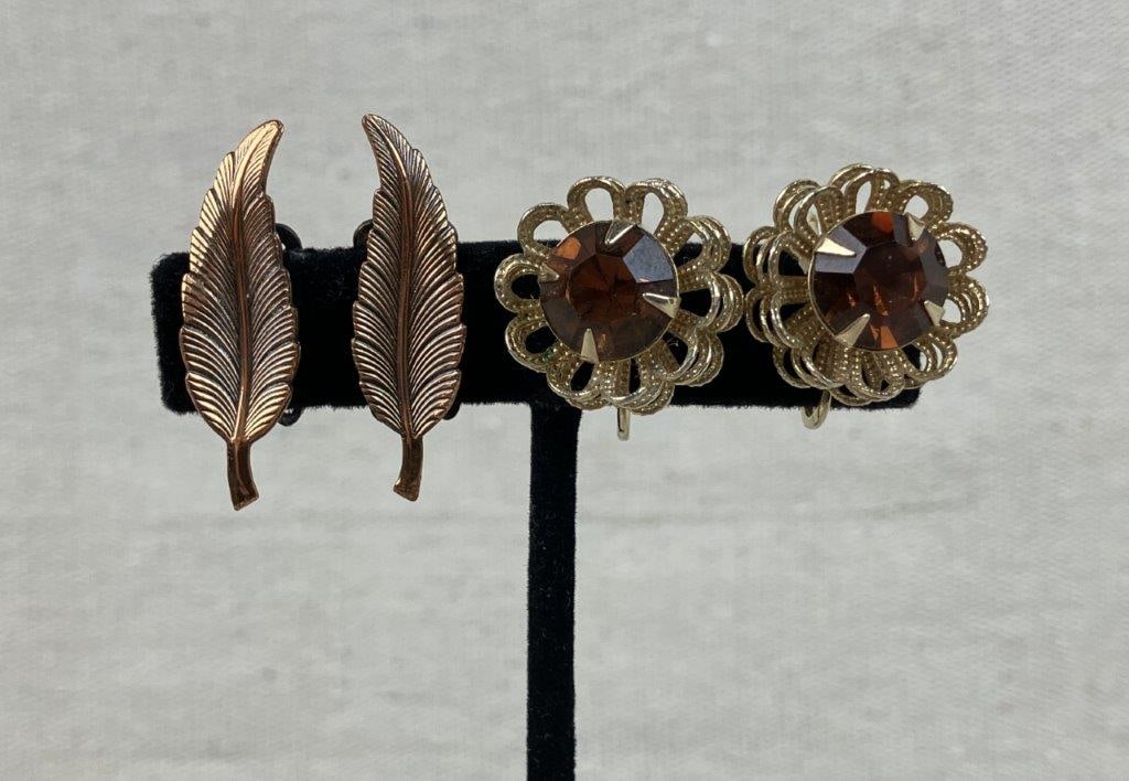 Vintage Costume Earrings with Velvet Box Including Sarah Coventry - 4