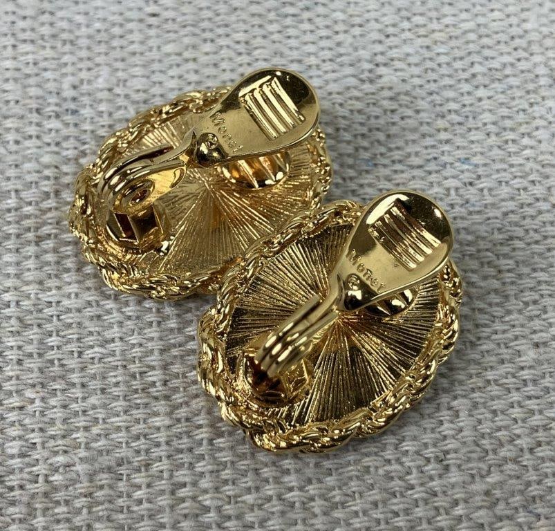 Vintage Costume Jewelry Earrings and Jewelry Box - 10