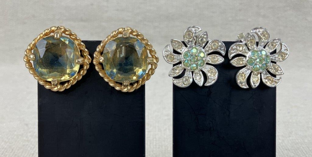 Vintage Costume Jewelry Earrings and Jewelry Box - 6