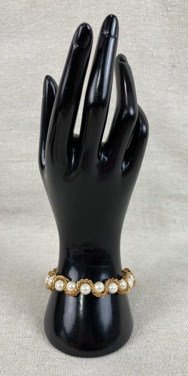 Vintage Faux Pearl Jewelry Assortment - 4